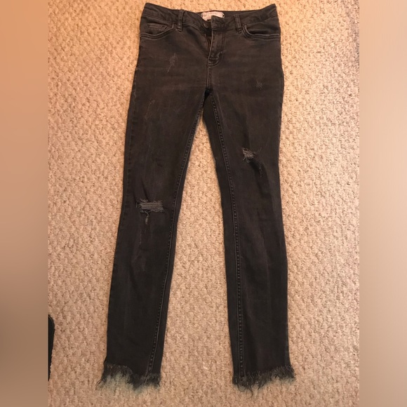 Free people skinny black denim jegging pants jeans frayed 25 xs - Picture 1 of 4